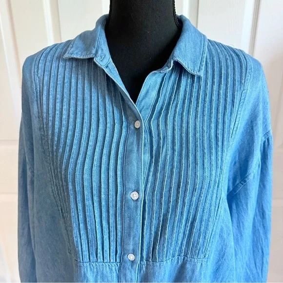 Old Navy Blue Chambray Denim Button Down Shirt with Pleated Bib Detail - Picture 2 of 4